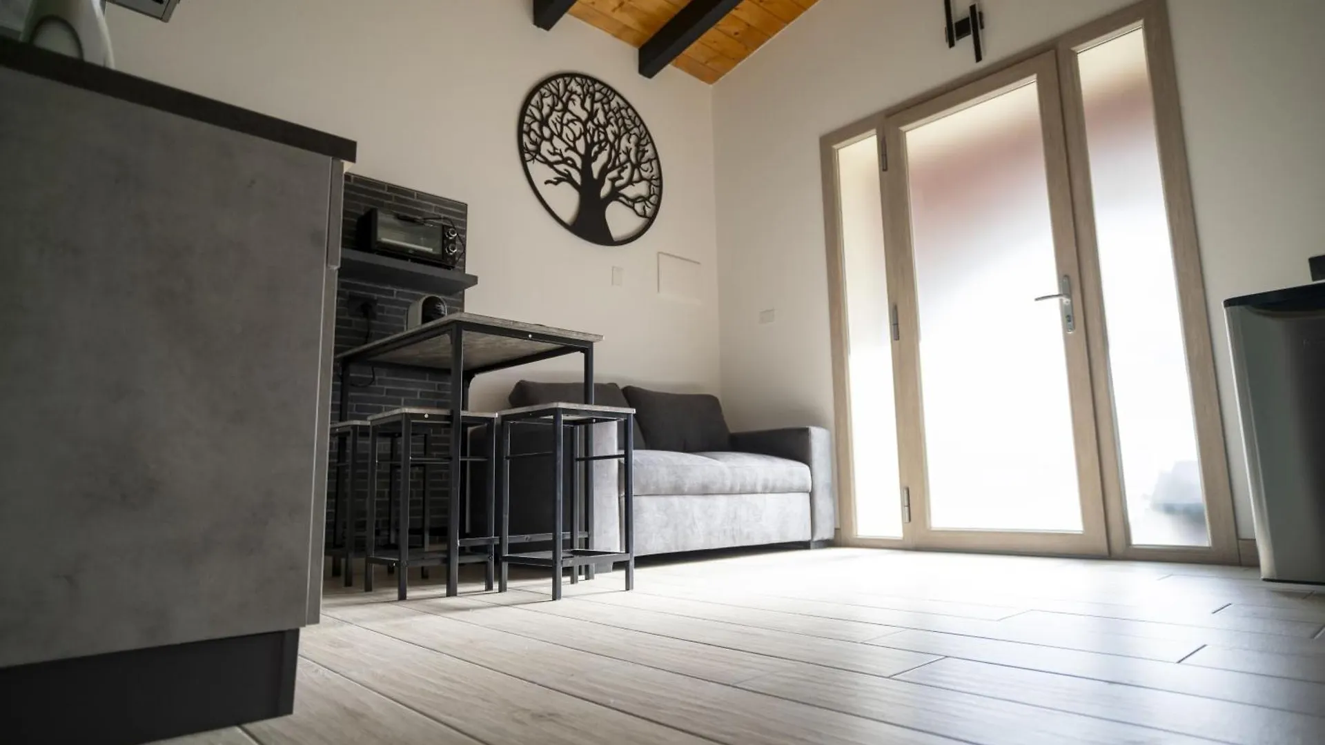 Affittacamere Hotel Domo San Leone Uta Italia
