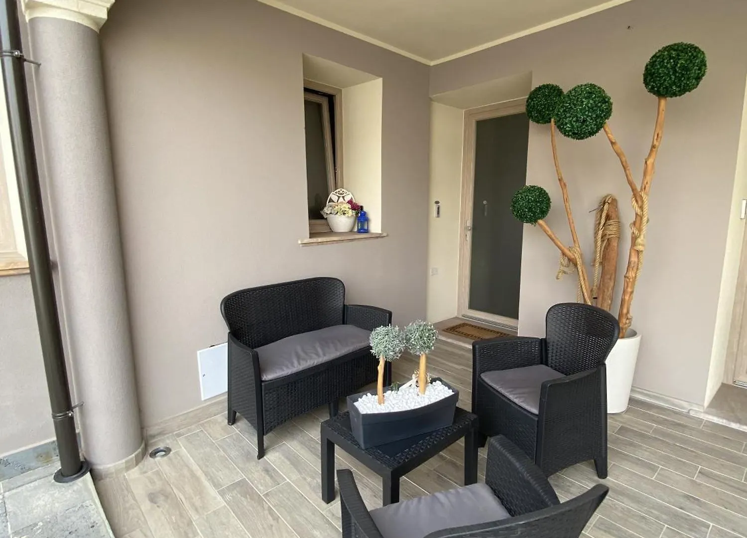 Hotel Domo San Leone Uta 0*,  Italia